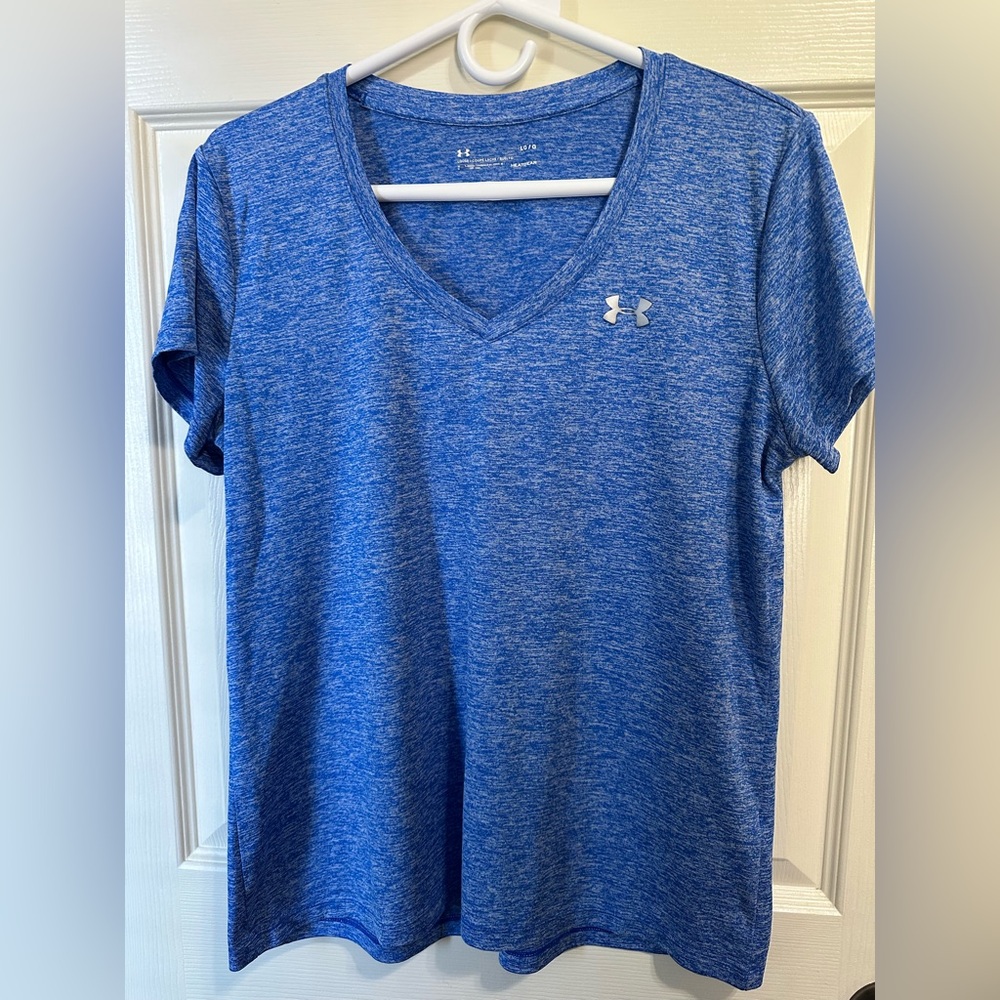 Women’s Large Under Armour Heat Gear Blue TShirt Like New
